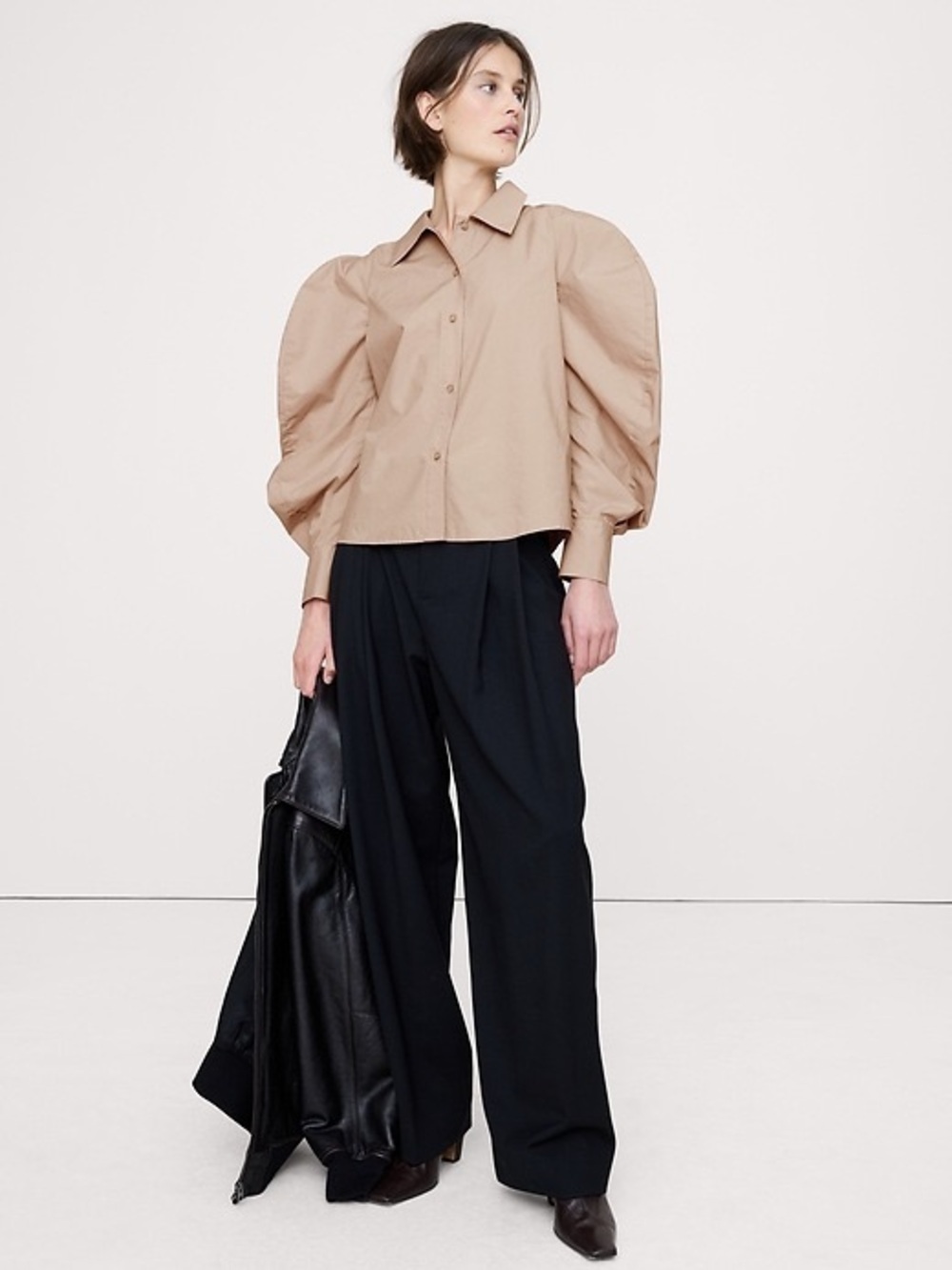 NWT! BANANA REPUBLIC KHAKI COTTON POPLIN VOLUME-SLEEVE SHIRT 🎖️